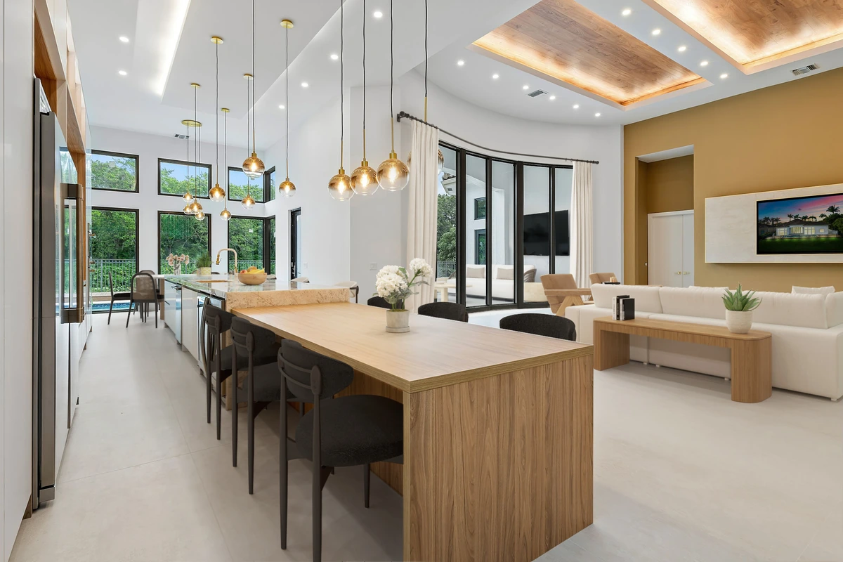 Vintage Oaks Circle: Bringing a Remodel to Market Before Completion